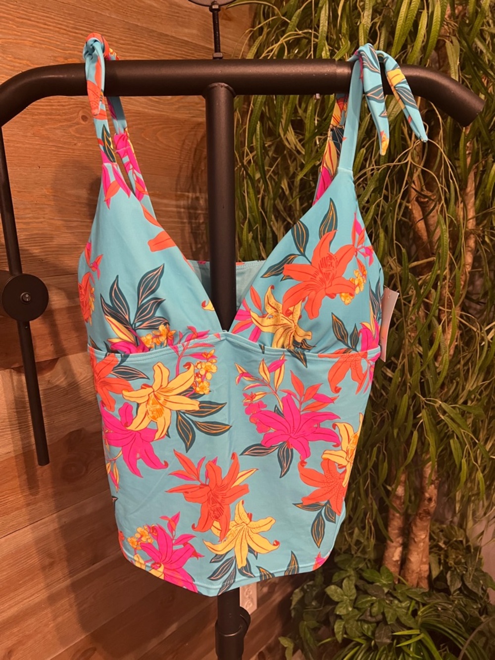 NWT SO tankini top. Blue with pink yellow coral tropical flower print. XL